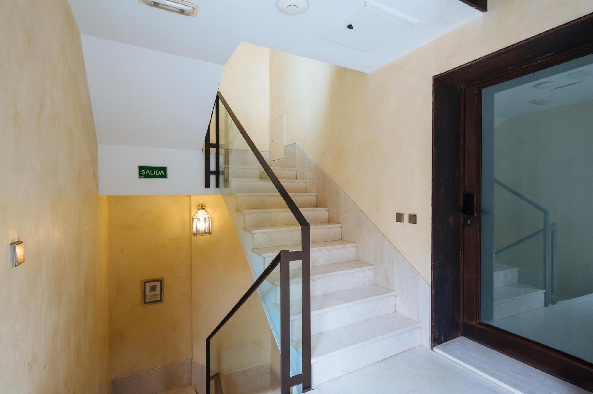 Apartamentos La Vistosona Севілья Екстер'єр фото
